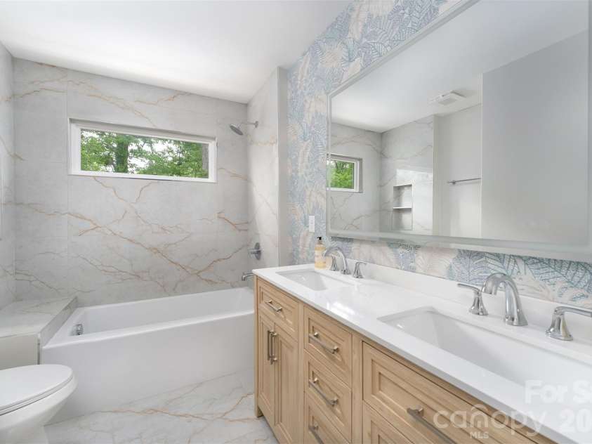 37 First Street, Asheville, NC 28803.  MLS# CAR4377352, YatesRealty ID 19915. 