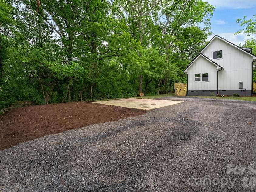 37 First Street, Asheville, NC 28803.  MLS# CAR4377352, YatesRealty ID 19915. 