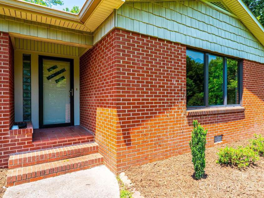 4783 Calico Road, Lenoir, NC 28645.  MLS# CAR4269414, YatesRealty ID 19915. 