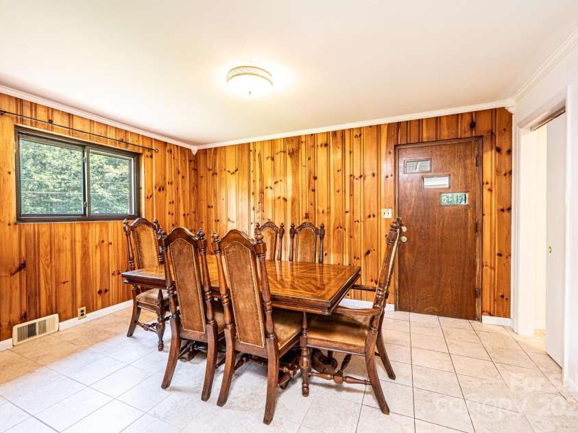 4783 Calico Road, Lenoir, NC 28645.  MLS# CAR4269414, YatesRealty ID 19915. 