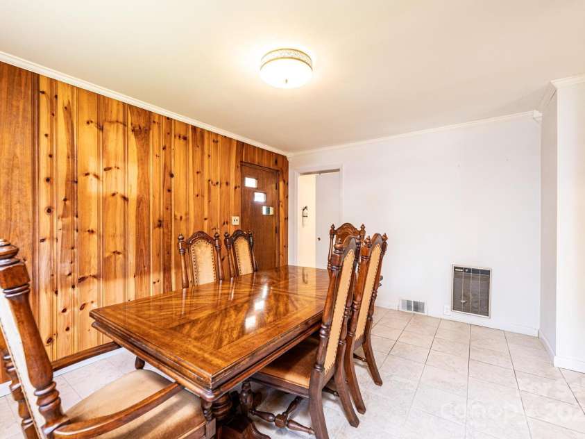 4783 Calico Road, Lenoir, NC 28645.  MLS# CAR4269414, YatesRealty ID 19915. 