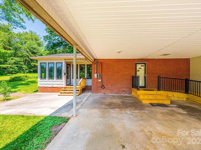 4783 Calico Road, Lenoir, NC 28645.  MLS# CAR4269414, YatesRealty ID 19915. 
