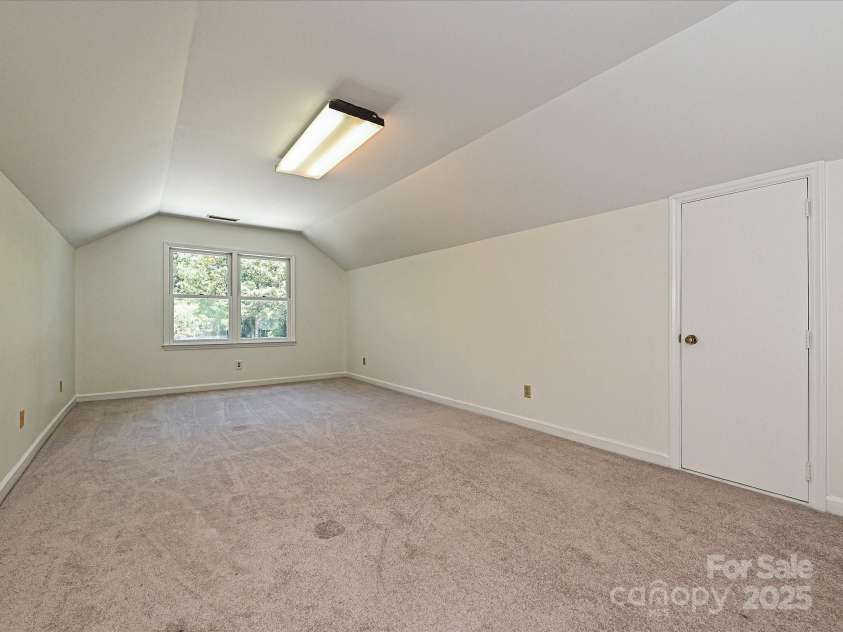 3600 Carmel Road, Charlotte, NC 28226.  MLS# CAR4223391, YatesRealty ID 19916. Bonus Room 11 X 22