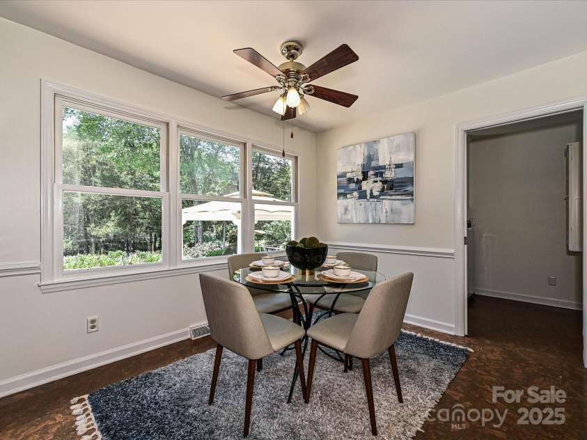 3600 Carmel Road, Charlotte, NC 28226.  MLS# CAR4223391, YatesRealty ID 19916. Breakfast Area