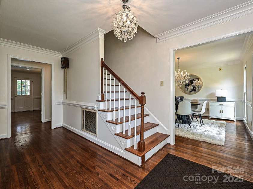 3600 Carmel Road, Charlotte, NC 28226.  MLS# CAR4223391, YatesRealty ID 19916. Entrance Hall and Foyer