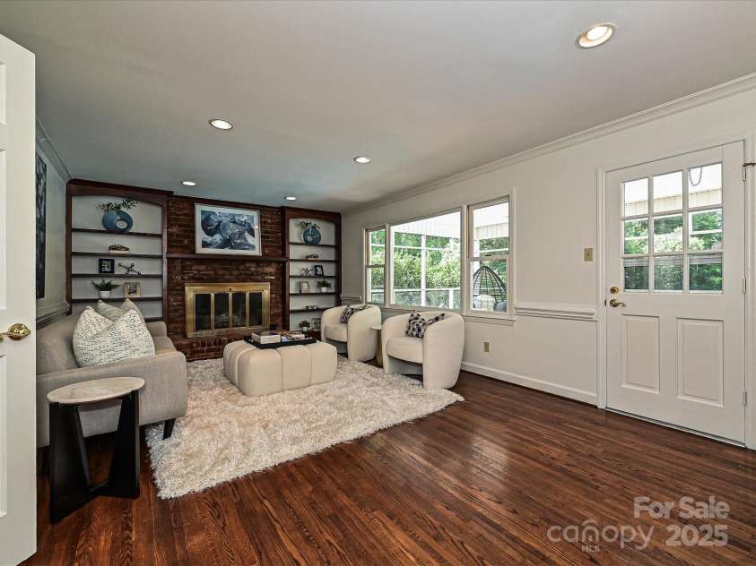 3600 Carmel Road, Charlotte, NC 28226.  MLS# CAR4223391, YatesRealty ID 19916. Great Room