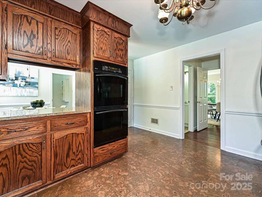 3600 Carmel Road, Charlotte, NC 28226.  MLS# CAR4223391, YatesRealty ID 19916. Kitchen