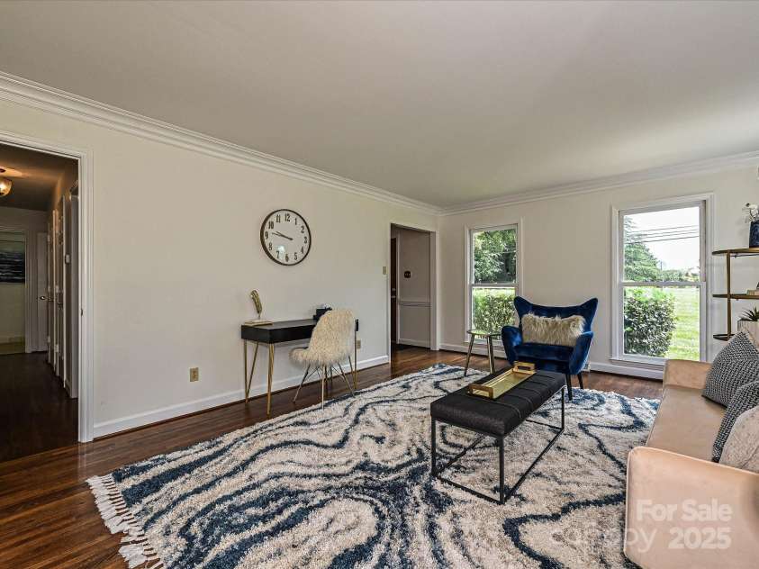 3600 Carmel Road, Charlotte, NC 28226.  MLS# CAR4223391, YatesRealty ID 19916. Living Room