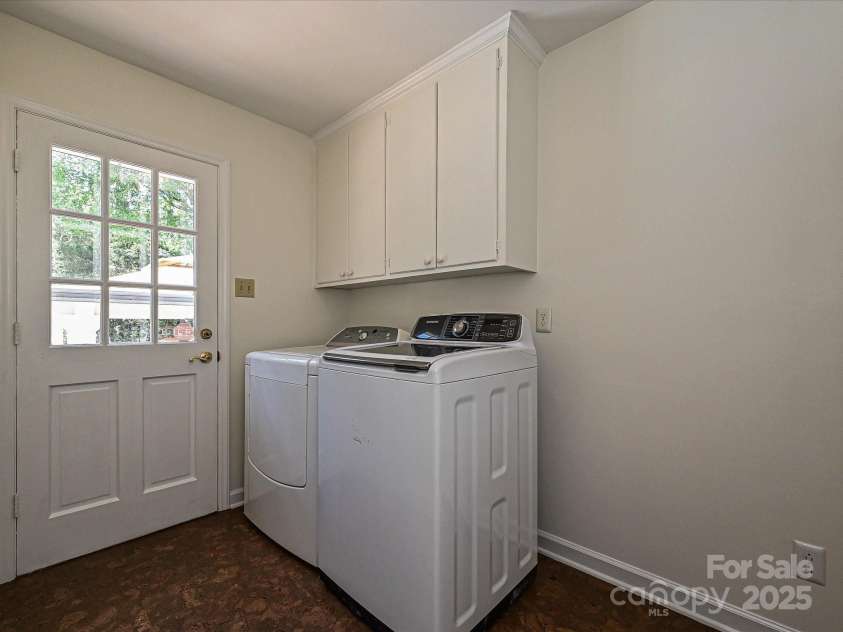 3600 Carmel Road, Charlotte, NC 28226.  MLS# CAR4223391, YatesRealty ID 19916. Mud Room and Laundry