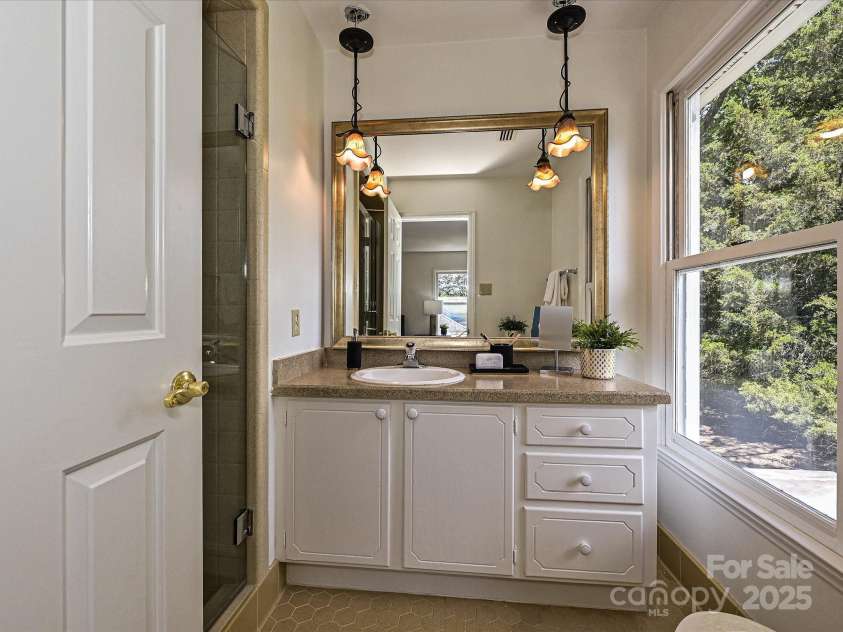 3600 Carmel Road, Charlotte, NC 28226.  MLS# CAR4223391, YatesRealty ID 19916. Primary Bathroom