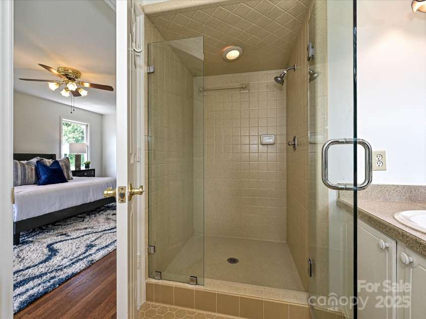 3600 Carmel Road, Charlotte, NC 28226.  MLS# CAR4223391, YatesRealty ID 19916. Primary Bathroom
