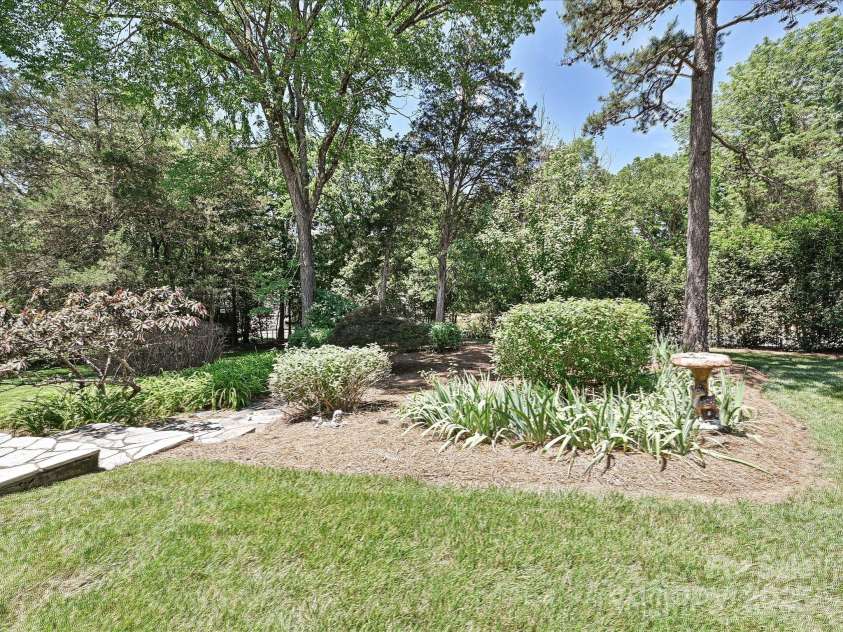 3600 Carmel Road, Charlotte, NC 28226.  MLS# CAR4223391, YatesRealty ID 19916. Serenity Garden