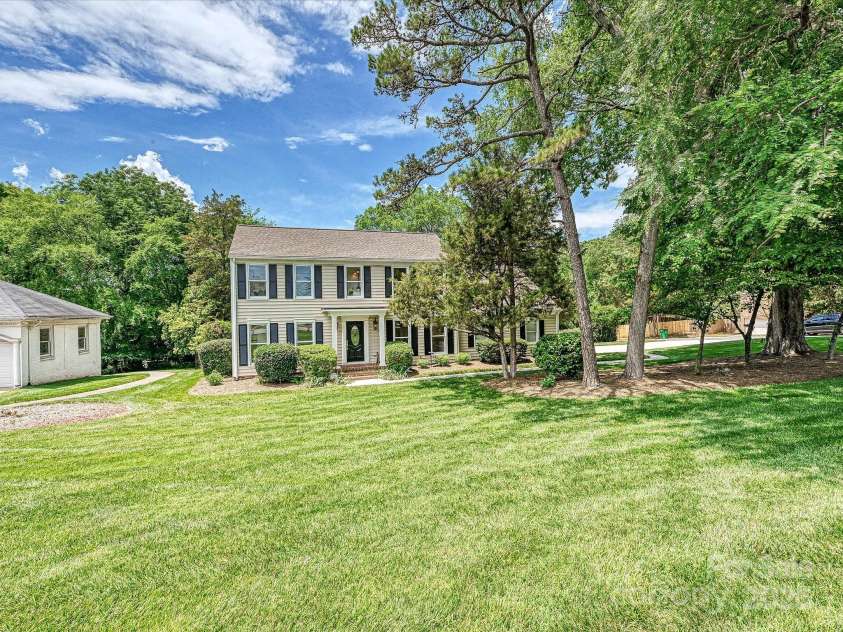 3600 Carmel Road, Charlotte, NC 28226.  MLS# CAR4223391, YatesRealty ID 19916. Welcome Home