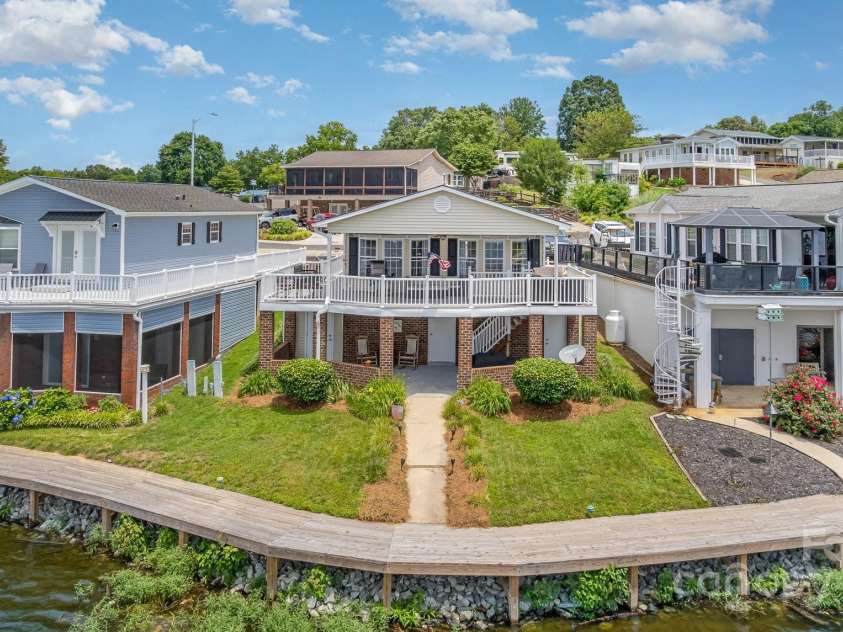 141 Badin Lake Circle, New London, NC 28127.  MLS# CAR4266787, YatesRealty ID 19917. 