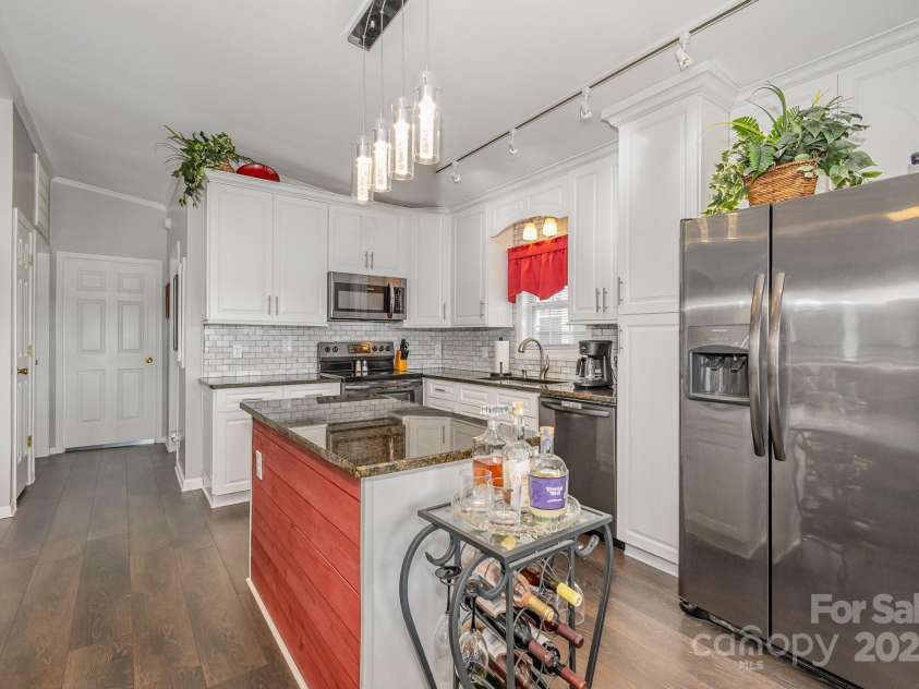 141 Badin Lake Circle, New London, NC 28127.  MLS# CAR4266787, YatesRealty ID 19917. 