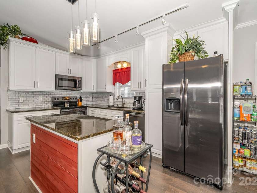 141 Badin Lake Circle, New London, NC 28127.  MLS# CAR4266787, YatesRealty ID 19917. 