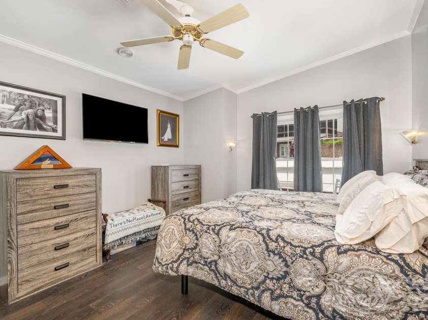 141 Badin Lake Circle, New London, NC 28127.  MLS# CAR4266787, YatesRealty ID 19917. 