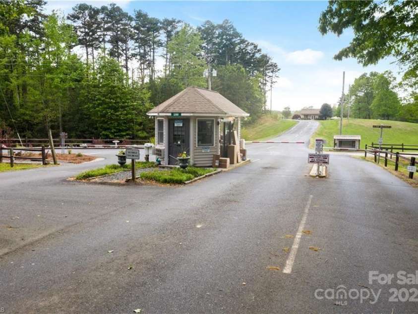 141 Badin Lake Circle, New London, NC 28127.  MLS# CAR4266787, YatesRealty ID 19917. 