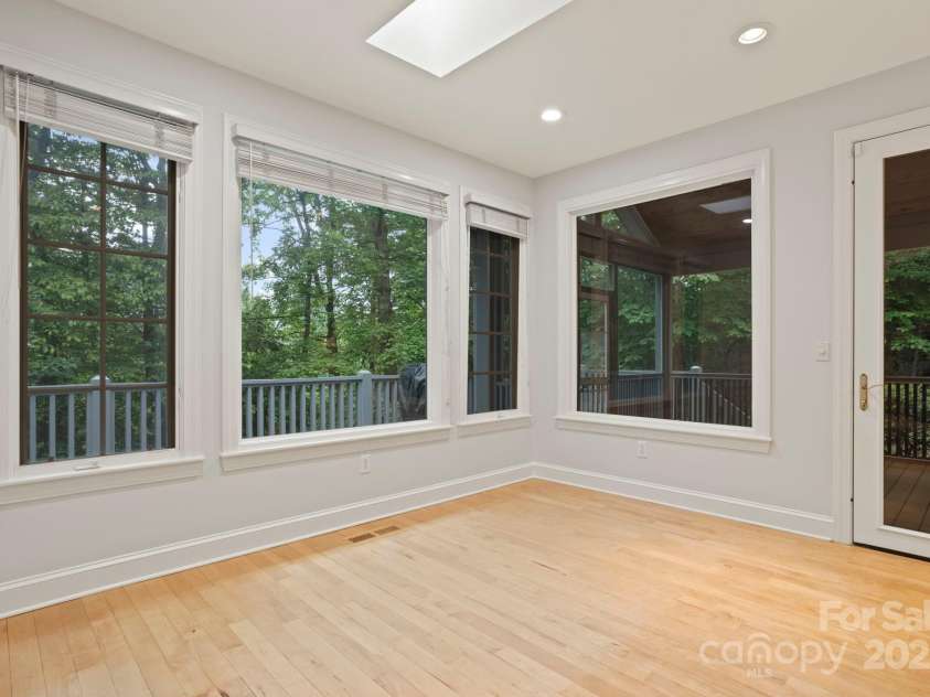 132 Berry Creek Drive, Flat Rock, NC 28731.  MLS# CAR4271420, YatesRealty ID 19919. 