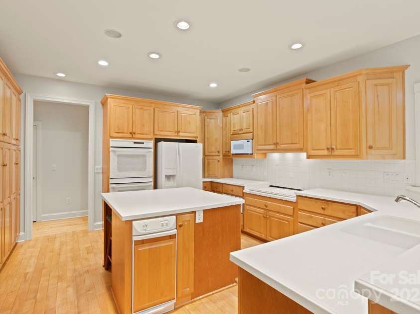 132 Berry Creek Drive, Flat Rock, NC 28731.  MLS# CAR4271420, YatesRealty ID 19919. 