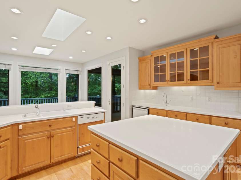 132 Berry Creek Drive, Flat Rock, NC 28731.  MLS# CAR4271420, YatesRealty ID 19919. 