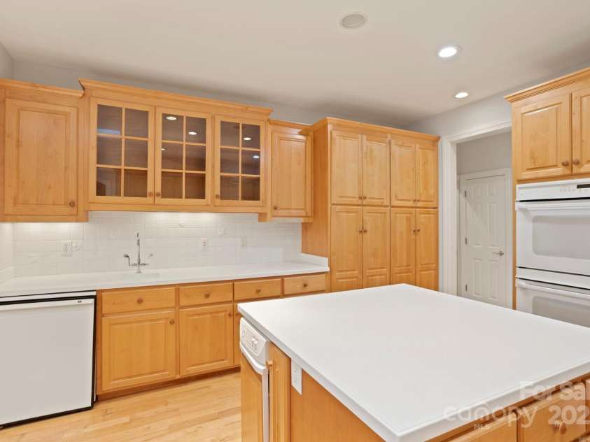 132 Berry Creek Drive, Flat Rock, NC 28731.  MLS# CAR4271420, YatesRealty ID 19919. 