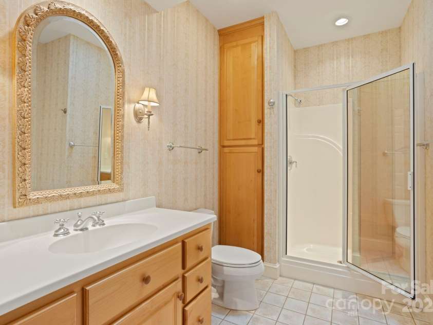 132 Berry Creek Drive, Flat Rock, NC 28731.  MLS# CAR4271420, YatesRealty ID 19919. 