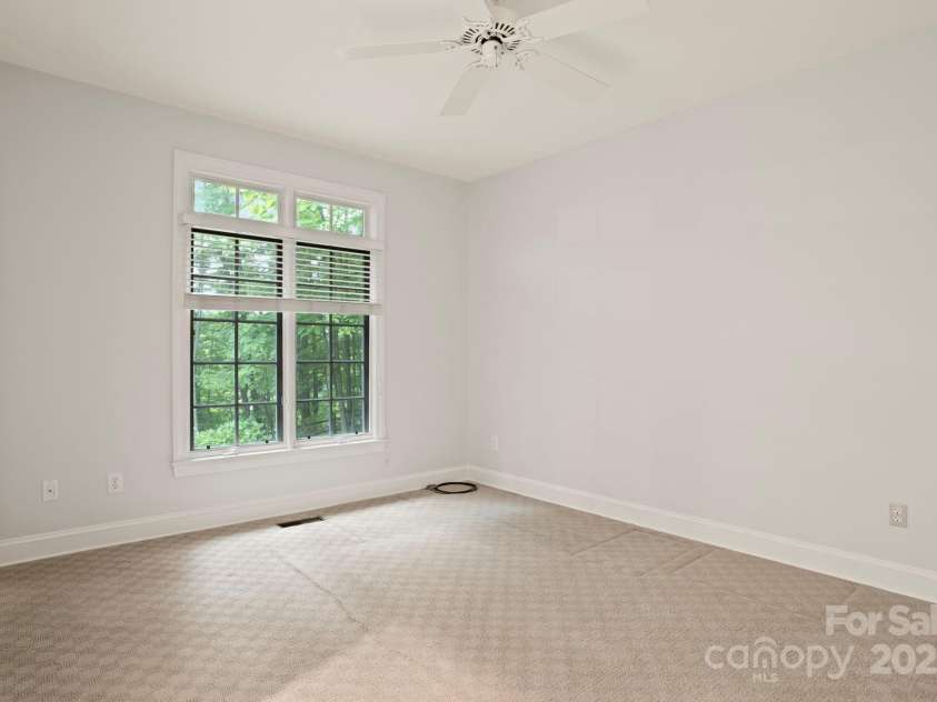 132 Berry Creek Drive, Flat Rock, NC 28731.  MLS# CAR4271420, YatesRealty ID 19919. 