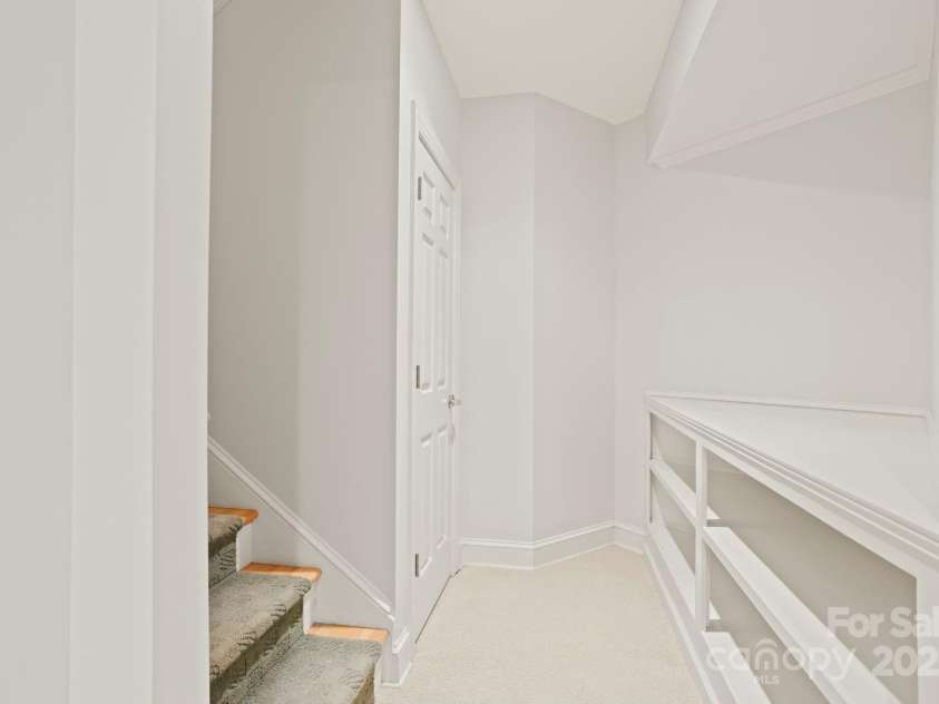 132 Berry Creek Drive, Flat Rock, NC 28731.  MLS# CAR4271420, YatesRealty ID 19919. 