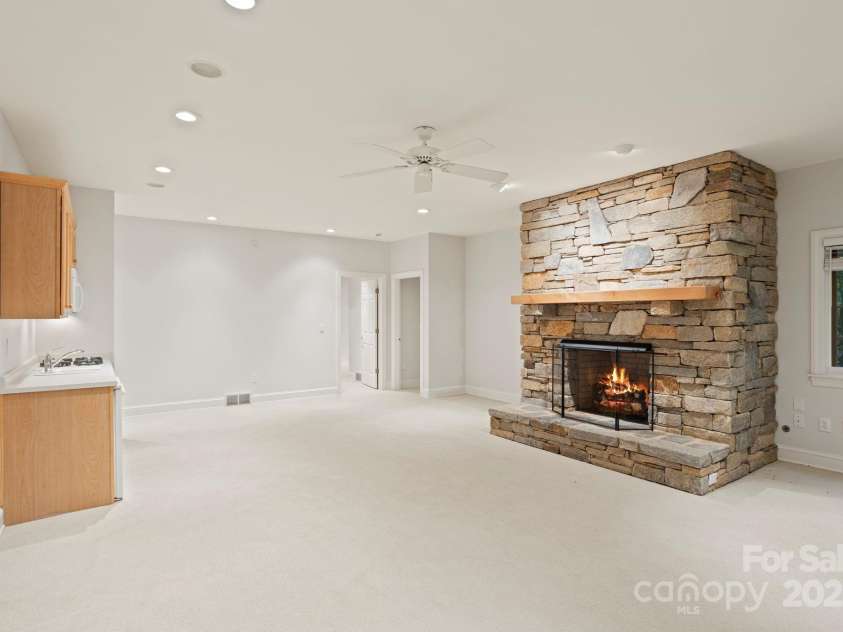 132 Berry Creek Drive, Flat Rock, NC 28731.  MLS# CAR4271420, YatesRealty ID 19919. 