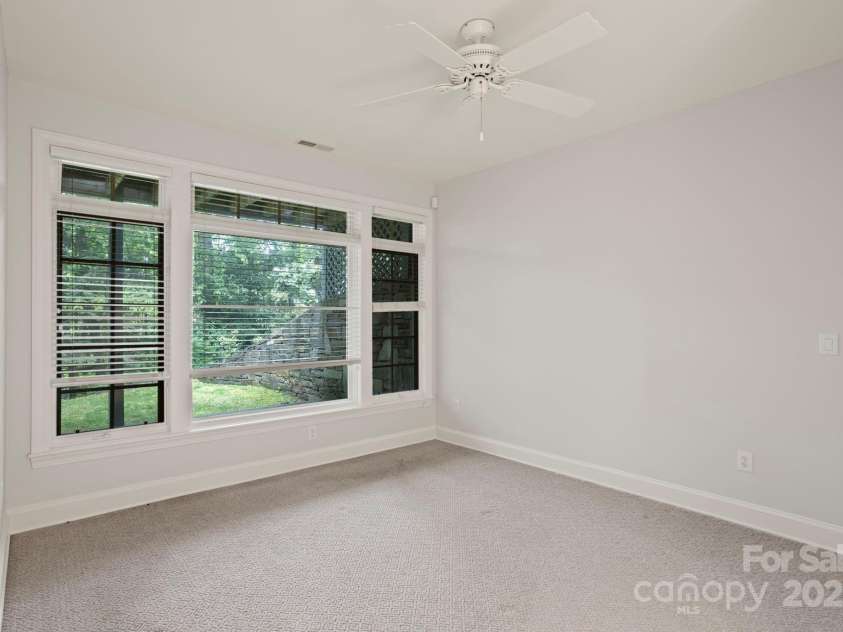 132 Berry Creek Drive, Flat Rock, NC 28731.  MLS# CAR4271420, YatesRealty ID 19919. 