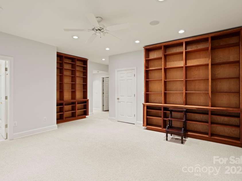 132 Berry Creek Drive, Flat Rock, NC 28731.  MLS# CAR4271420, YatesRealty ID 19919. 