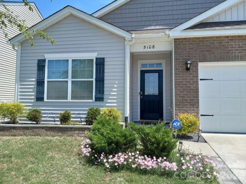 5108 Briscoe Drive, Charlotte, NC 28214.  MLS# CAR4416752, YatesRealty ID 19919. 