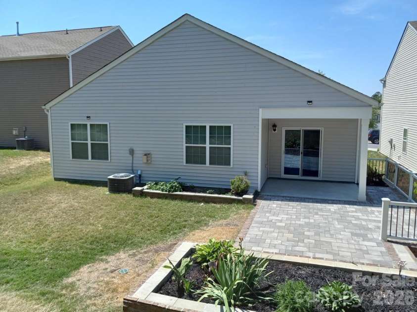 5108 Briscoe Drive, Charlotte, NC 28214.  MLS# CAR4416752, YatesRealty ID 19919. 