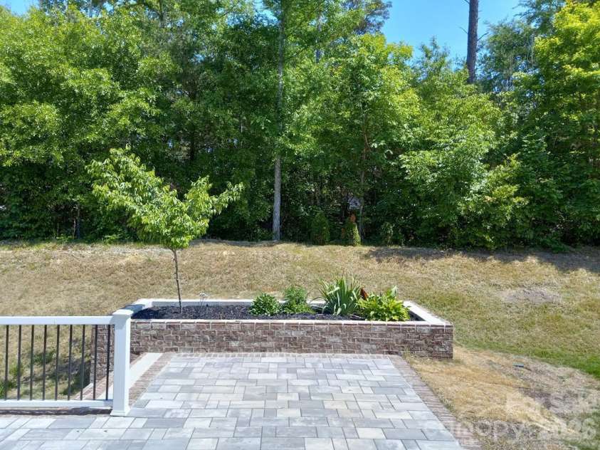 5108 Briscoe Drive, Charlotte, NC 28214.  MLS# CAR4416752, YatesRealty ID 19919. 