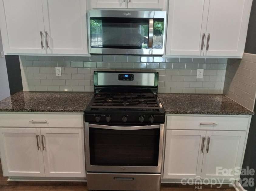 5108 Briscoe Drive, Charlotte, NC 28214.  MLS# CAR4416752, YatesRealty ID 19919. 