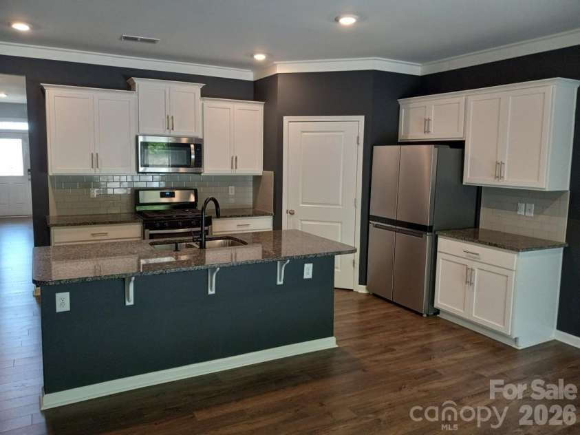 5108 Briscoe Drive, Charlotte, NC 28214.  MLS# CAR4416752, YatesRealty ID 19919. 