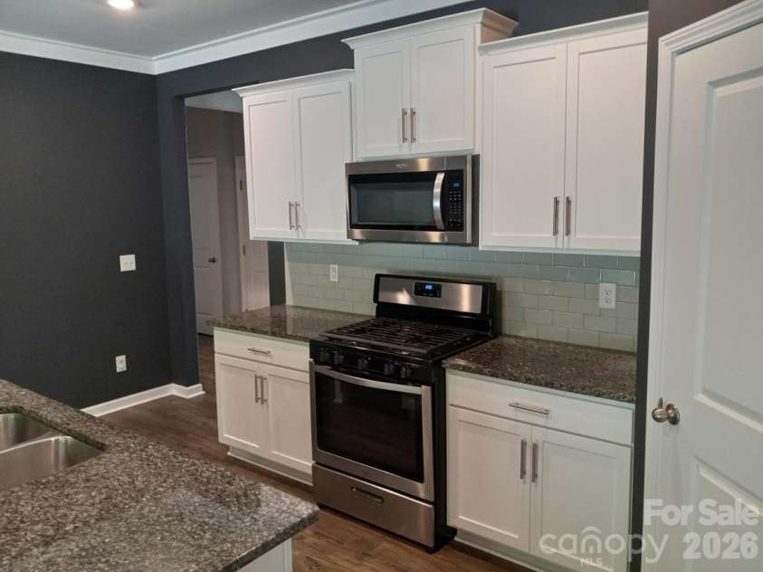 5108 Briscoe Drive, Charlotte, NC 28214.  MLS# CAR4416752, YatesRealty ID 19919. 