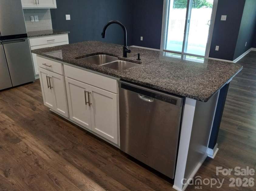 5108 Briscoe Drive, Charlotte, NC 28214.  MLS# CAR4416752, YatesRealty ID 19919. 