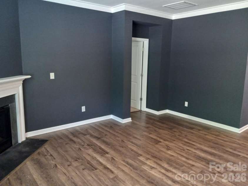 5108 Briscoe Drive, Charlotte, NC 28214.  MLS# CAR4416752, YatesRealty ID 19919. 