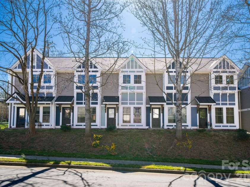 3 Penley Avenue, Asheville, NC 28804.  MLS# CAR4344706, YatesRealty ID 19920. 