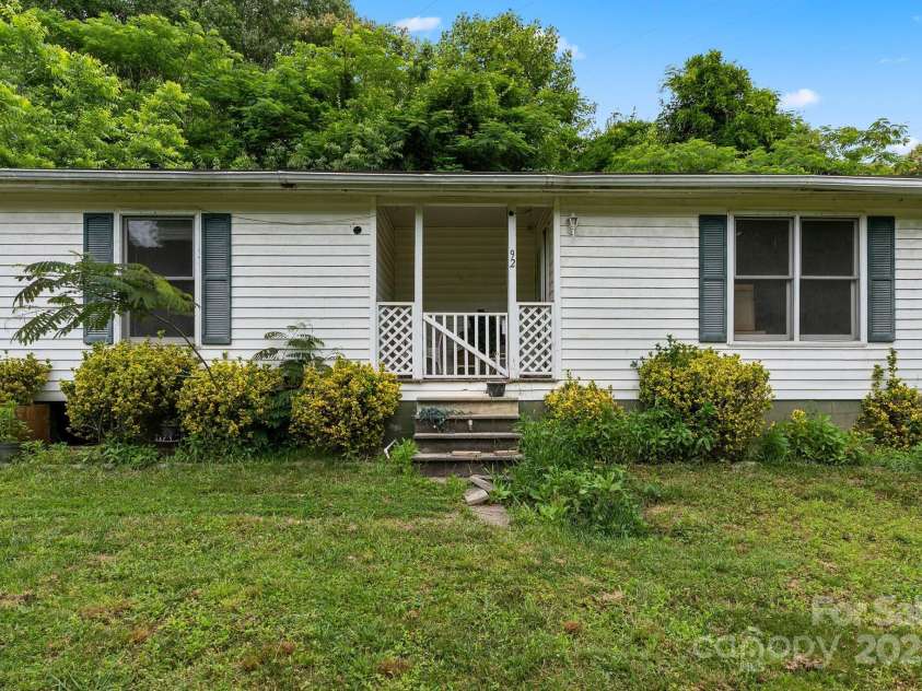 92 Flynn Branch Road, Asheville, NC 28804.  MLS# CAR4271189, YatesRealty ID 19920. 