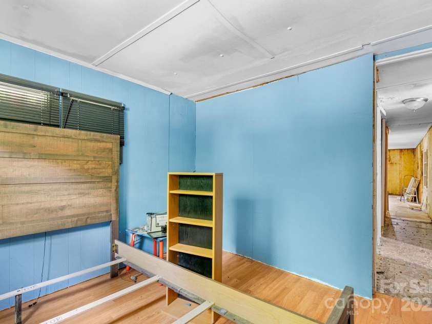 92 Flynn Branch Road, Asheville, NC 28804.  MLS# CAR4271189, YatesRealty ID 19920. 