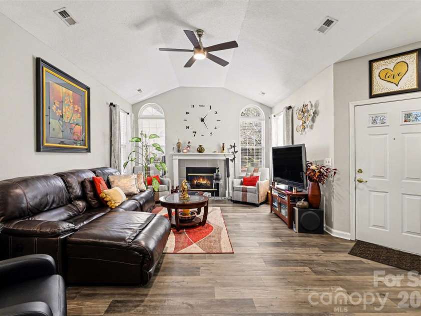 8057 Sultana Circle, Charlotte, NC 28227.  MLS# CAR4344775, YatesRealty ID 19921. 