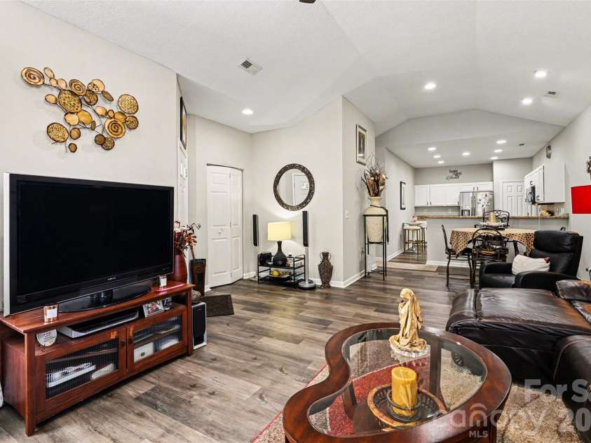 8057 Sultana Circle, Charlotte, NC 28227.  MLS# CAR4344775, YatesRealty ID 19921. 