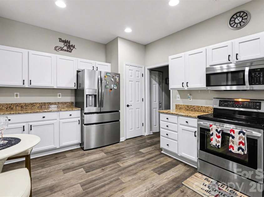 8057 Sultana Circle, Charlotte, NC 28227.  MLS# CAR4344775, YatesRealty ID 19921. 