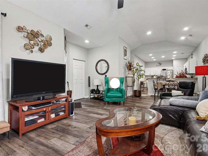 8057 Sultana Circle, Charlotte, NC 28227.  MLS# CAR4418634, YatesRealty ID 19921. 