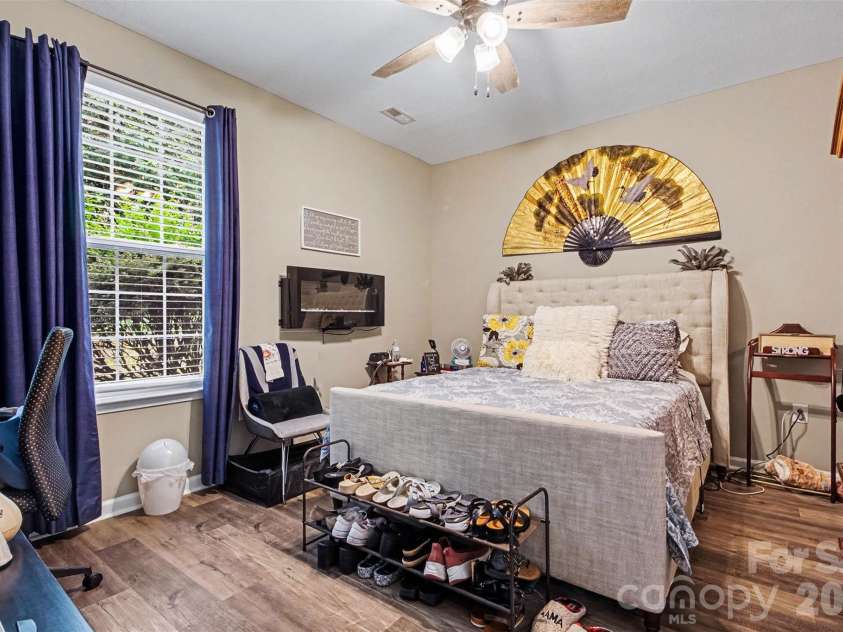 8057 Sultana Circle, Charlotte, NC 28227.  MLS# CAR4418634, YatesRealty ID 19921. 