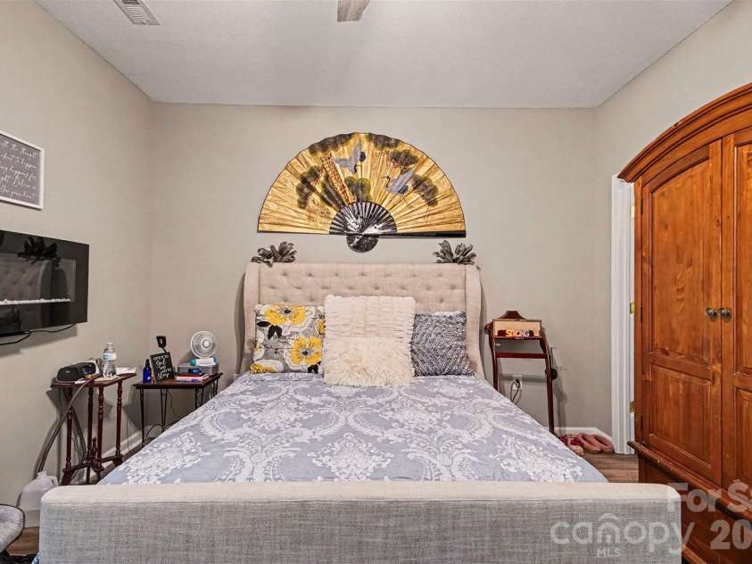 8057 Sultana Circle, Charlotte, NC 28227.  MLS# CAR4418634, YatesRealty ID 19921. 