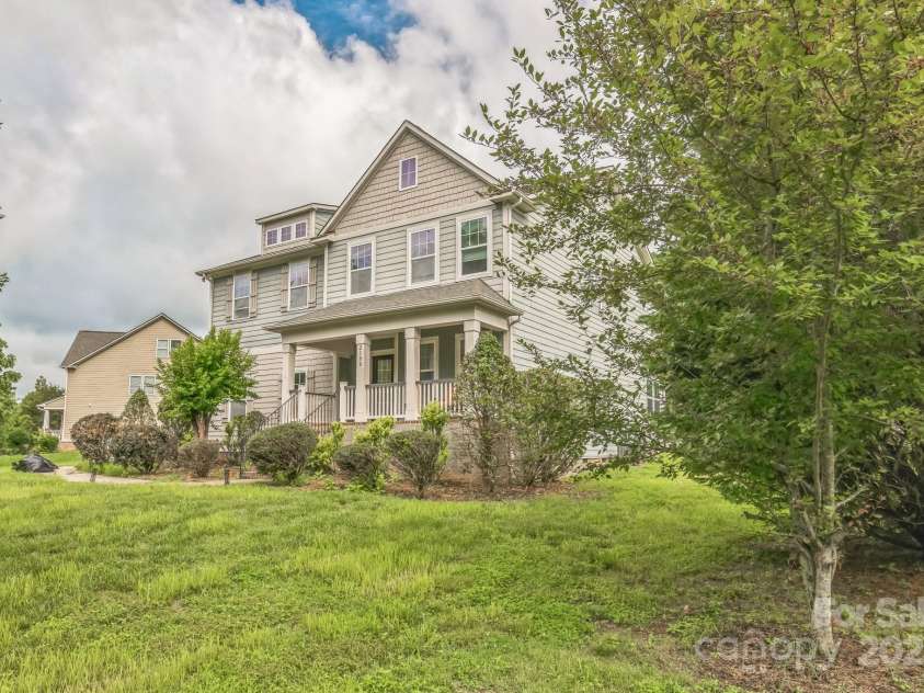 2100 Darian Way, Waxhaw, NC 28173.  MLS# CAR4271486, YatesRealty ID 19922. 